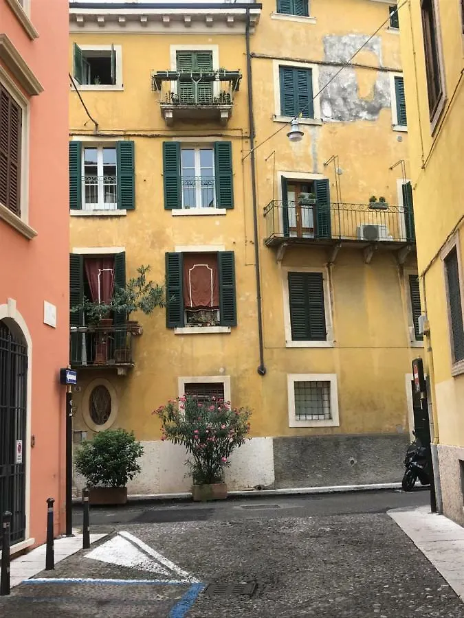 Dimora Tito Speri Near Arena Lägenhet Verona