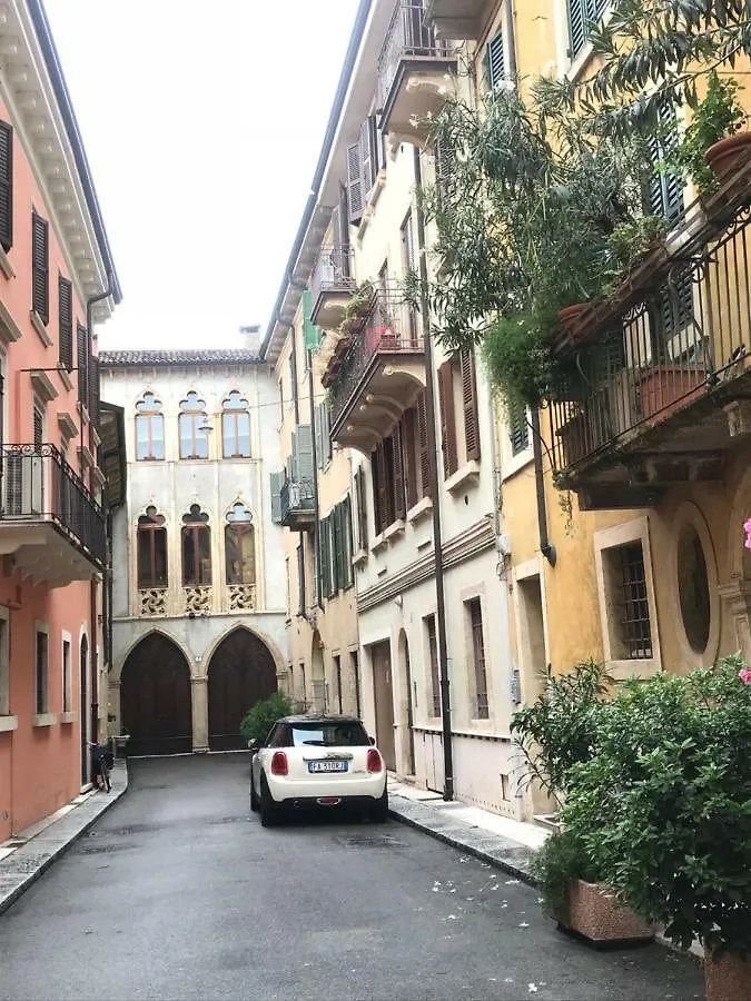 Appartamento Dimora Tito Speri near Arena Verona Italia